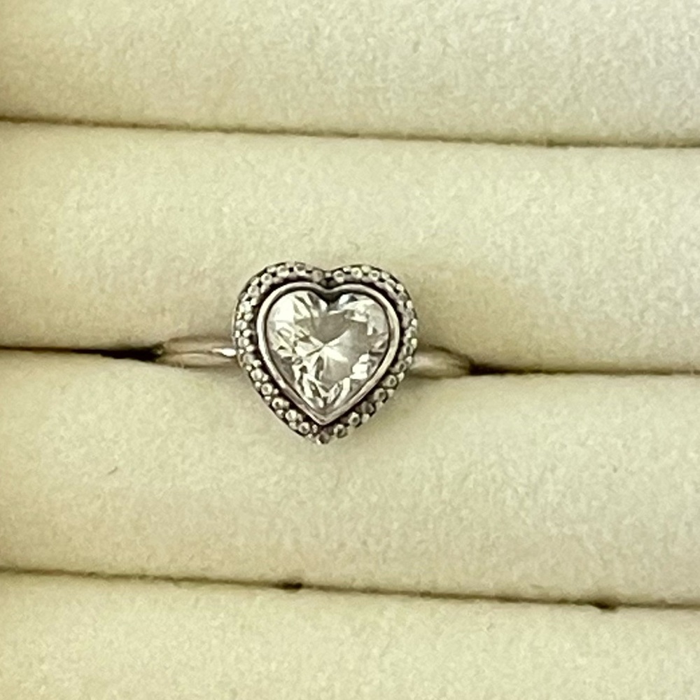 Pandora elevated heart ring sterling silver size 4.5 48